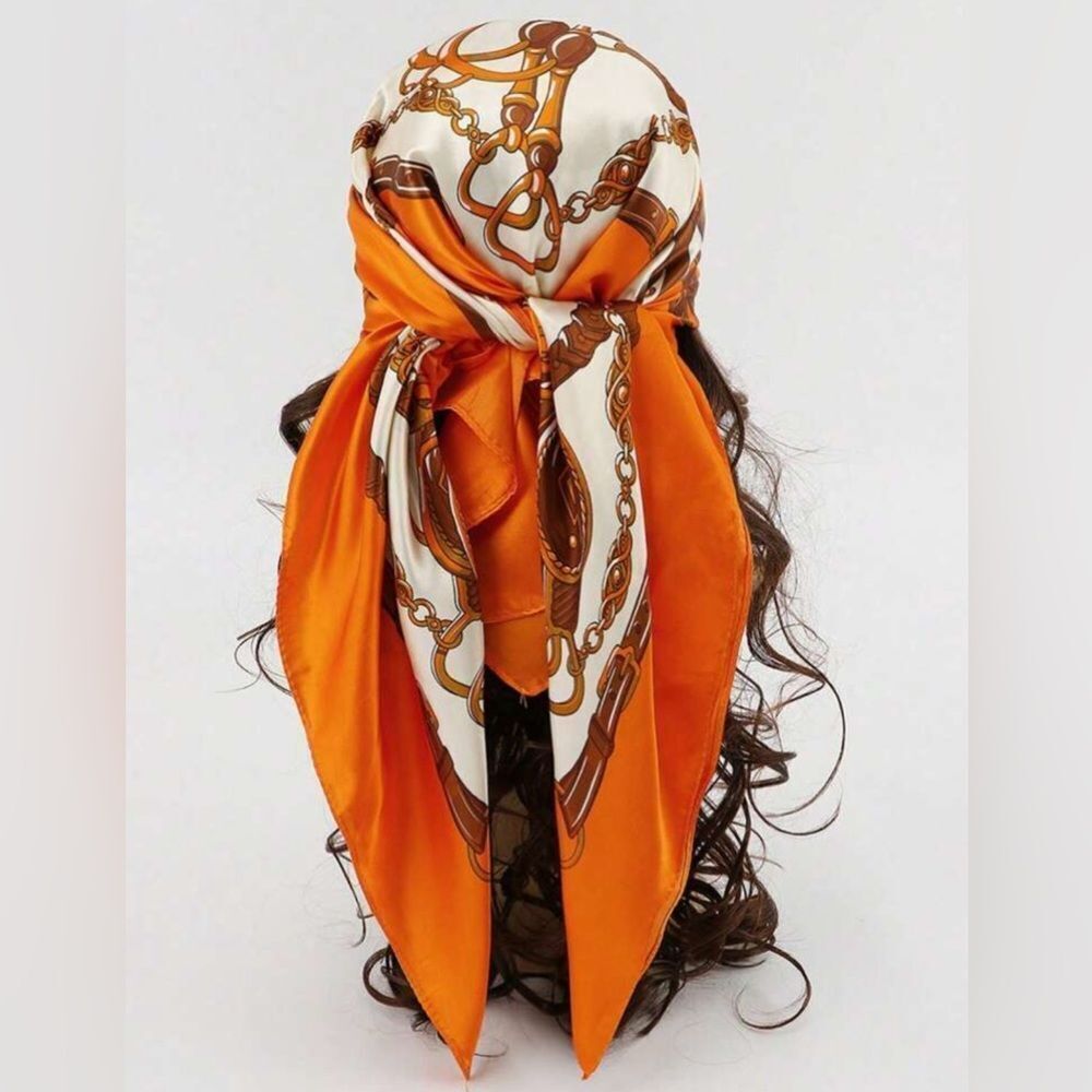 Chain Print Scarf H6
